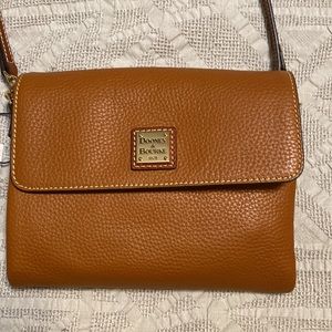 NWT Dooney & Bourke hunter crossbody in caramel